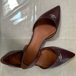 COACH flat sandals. 100% new, never wear before. Burgundy. Size:6.5